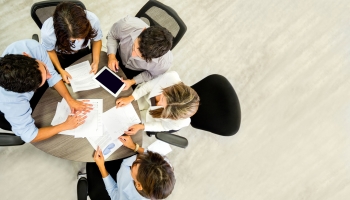 La verdadera batalla de las firmas medianas: El talento