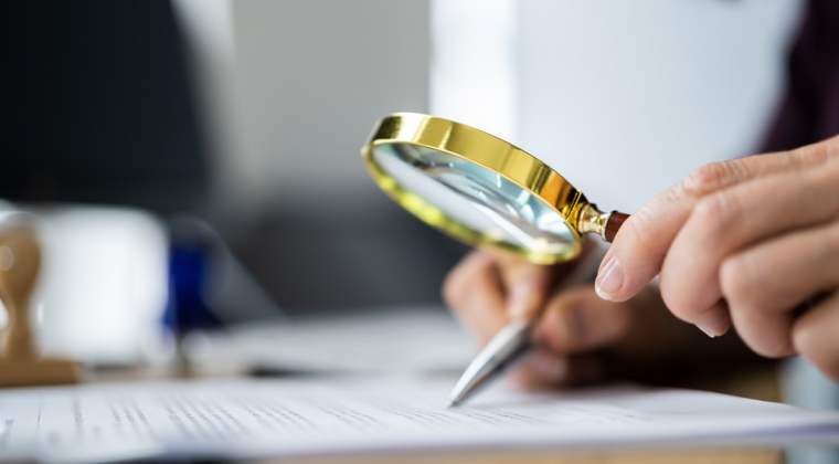 Exigencia simult�nea de forma y fondo: Un riesgo estructural para las empresas